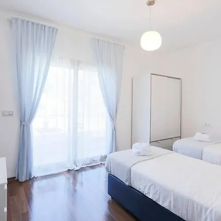 Seaside Luxury Vacation With Privacy Villa
